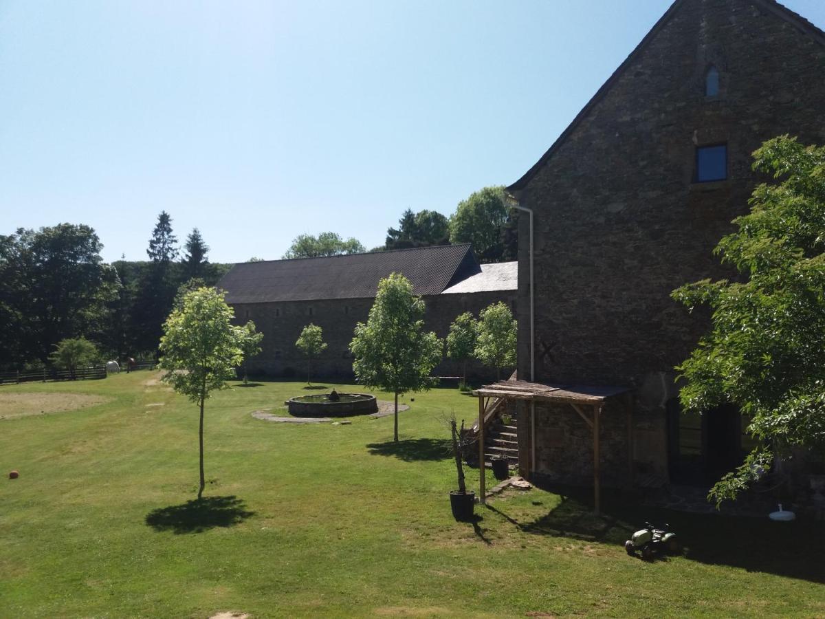 Hotel Domaine D'Angel-Berg Vezins-de-Levezou Esterno foto